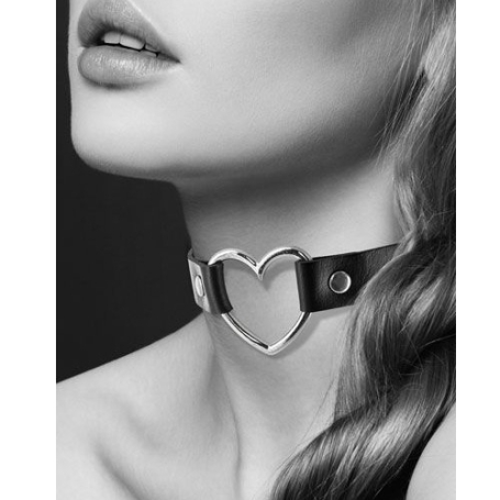 Чокер с кольцом в форме сердца
